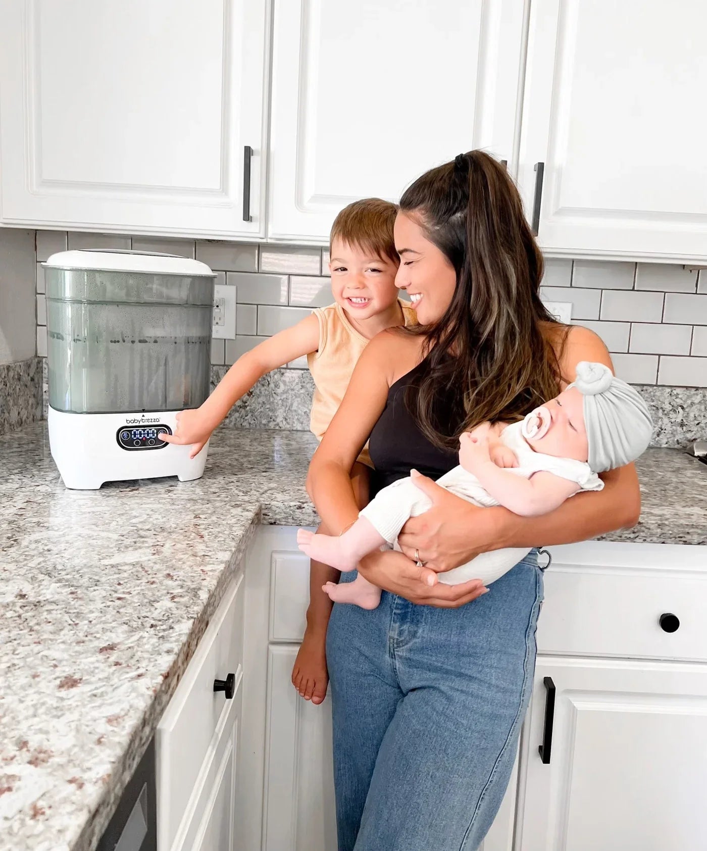 10 Ways An Older Sibling Can Help With New Baby