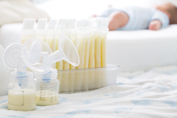 Fashion thawing frozen breast milk in bottle warmer