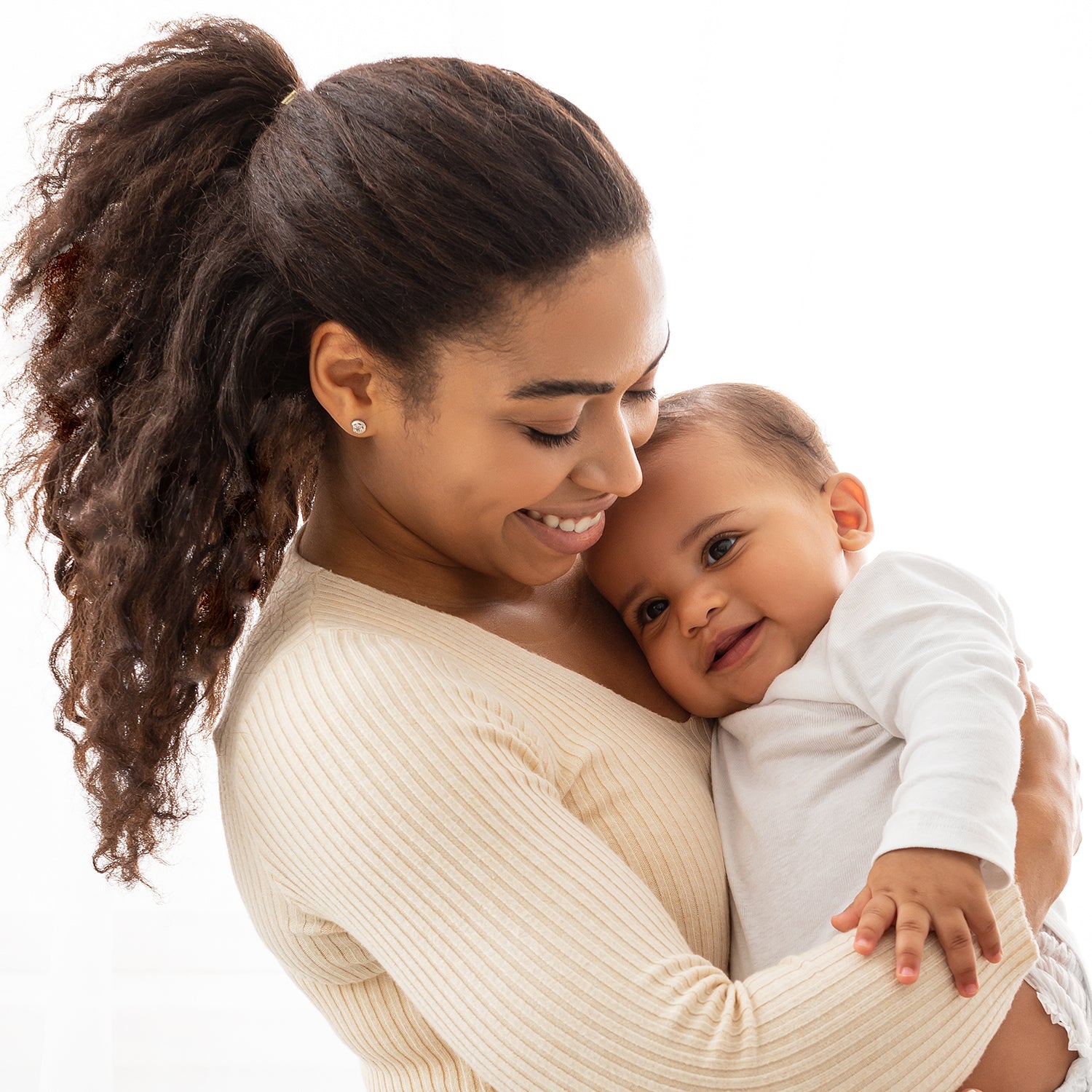 Amazing Benefits Of Hugging Your Baby