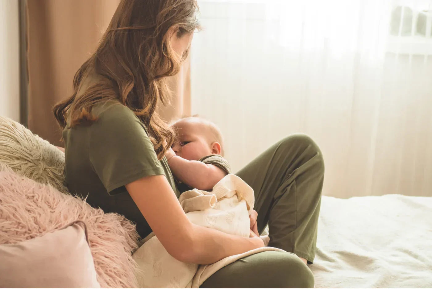 Introducing a Bottle to Your Breastfed Baby: When and How to Do It