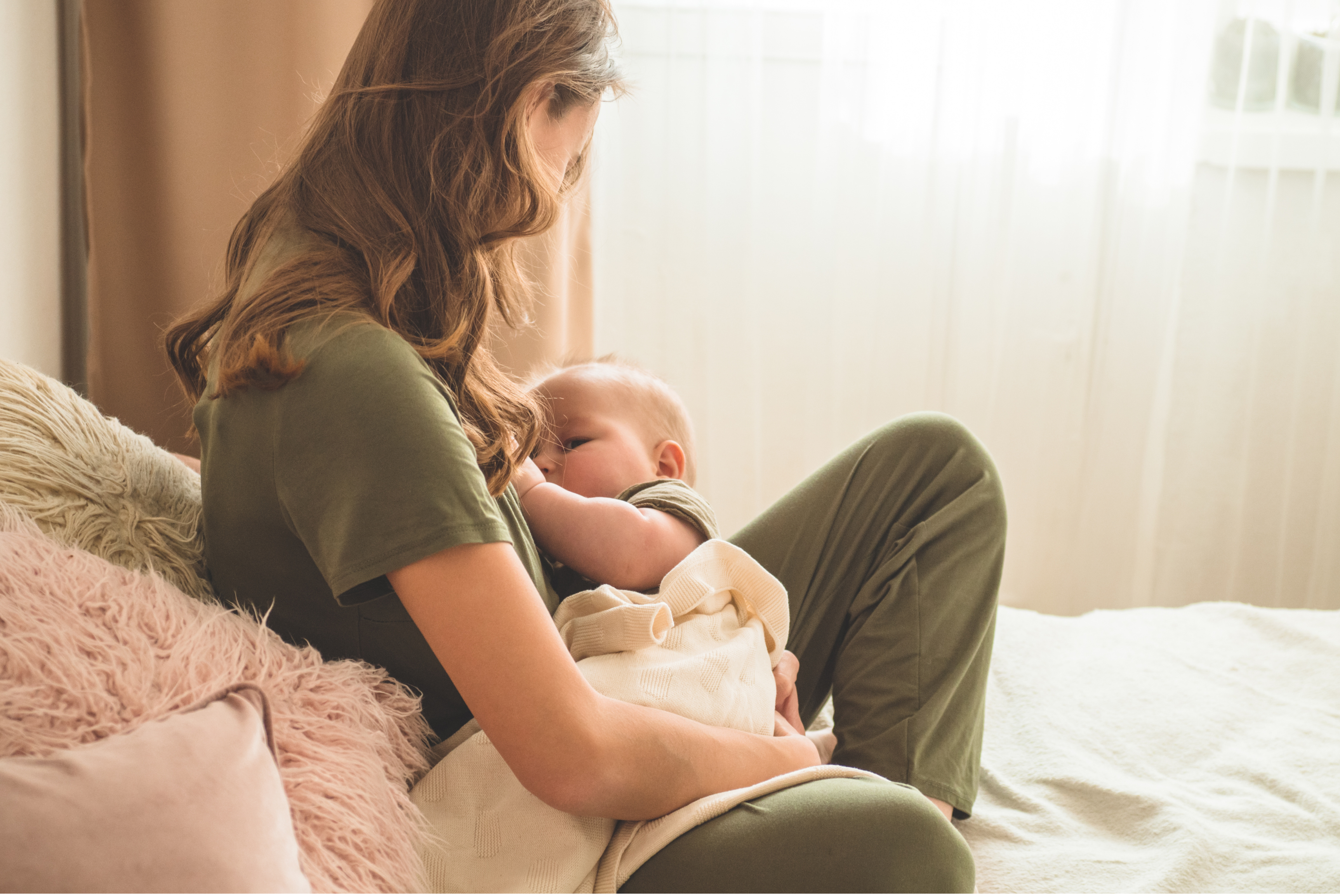 Introducing a Bottle to Your Breastfed Baby: When and How to Do It