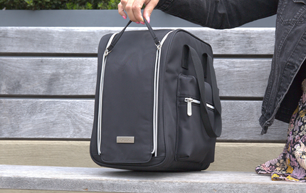 Convenient one-handed zipper closure