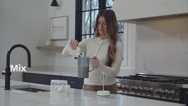 Load video: Video demonstrating the Baby Brezza Mixing pitcher in action